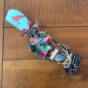 NWT The Bakeshop Cardinal Spatula, Holly cookie cutter & socks gift